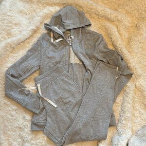 Gorgeous Victoria sports set ( bag D)